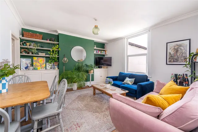 Hanworth Road, Hampton, TW12 3DH, photo 1