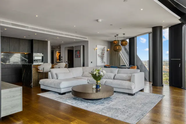 Photo 3 — Apartment 3905, The Strata, 8 Walworth Road, London