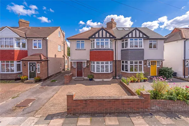 Crane Way, Twickenham, TW2, photo 1