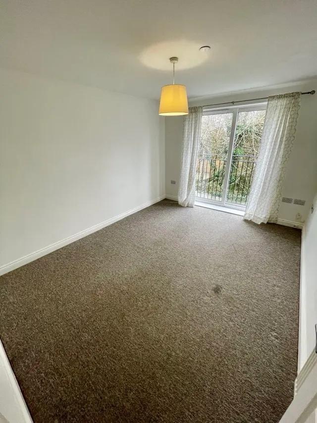 Photo 3 — Avon Close, Bournemouth BH8 8RF