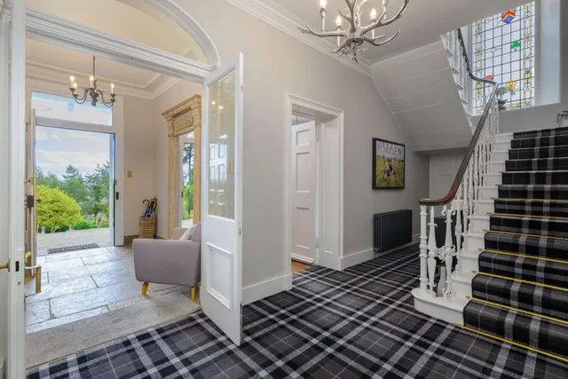 Photo 2 — Hillbank House, Kirk Wynd, Blairgowrie, Perth and Kinross, PH10 6HN