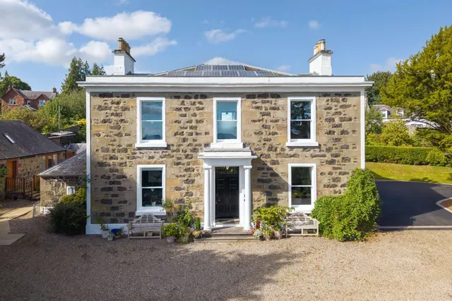 Hillbank House, Kirk Wynd, Blairgowrie, Perth and Kinross, PH10 6HN, photo 1