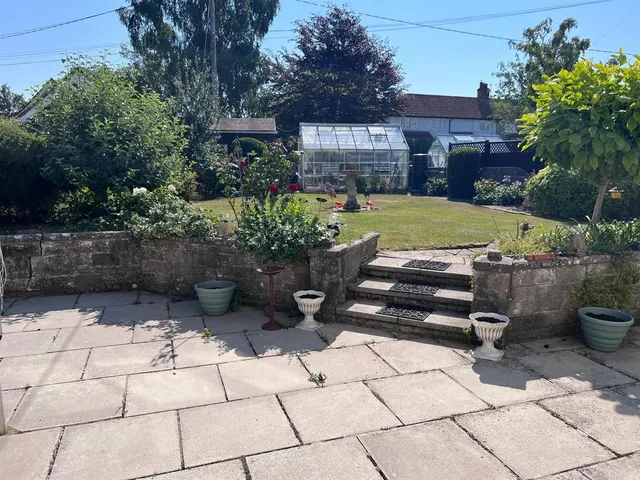 Photo 3 — Clarendon Close, Gillingham SP8 4NL