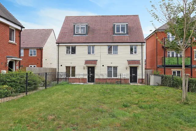 Calico Street, Andover, photo 1