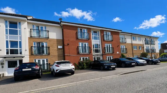 Neale Court, Dagenham, RM9, photo 1