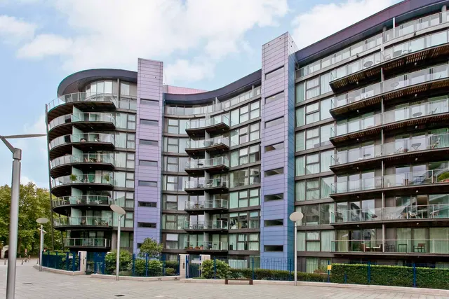 1 bedroom flat — Queenstown Road, London, SW11