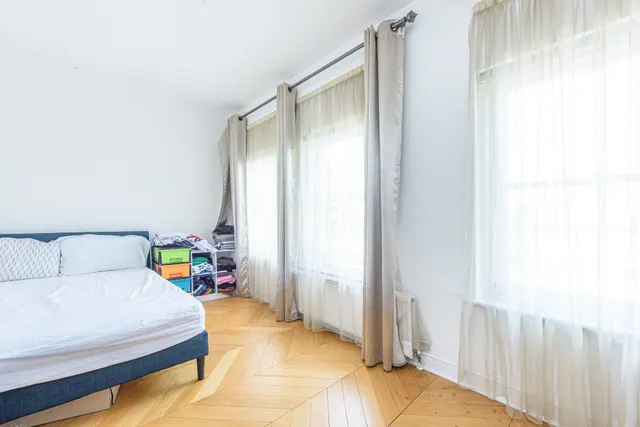 Photo 2 — Flat 5, 1 Minster Road, London