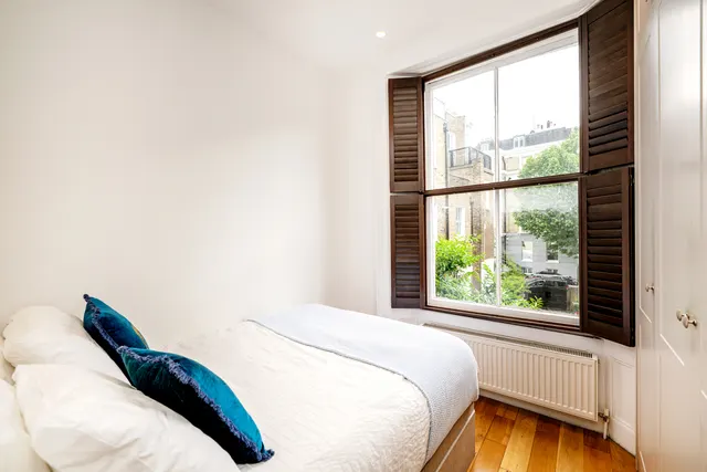 Ladbroke Crescent, London, W11, photo 1