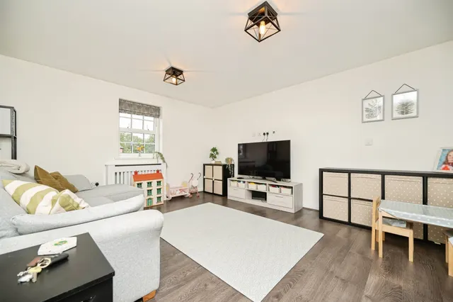 Horseshoe Crescent, Birmingham, B43, photo 2
