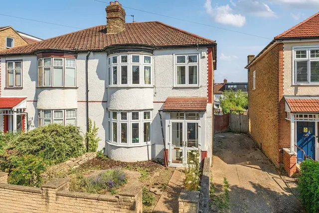 Dallinger Road, SE12, photo 1