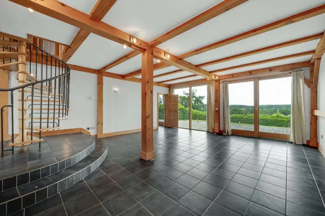 Photo 3 — Frensham Lane, Churt, Farnham, Surrey, GU10 2QG