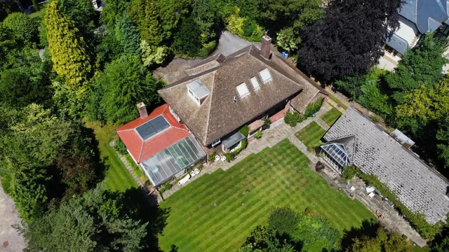 Photo 2 — Broadway, Hale, Cheshire WA15 0PF