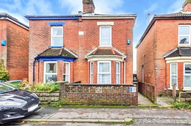 Priory Road, St Denys, SO17, photo 1