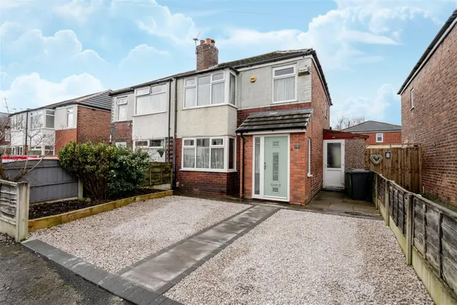June Avenue, Leigh, photo 1