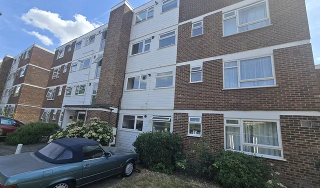 Photo 2 — Beckenham, BR3 1TR