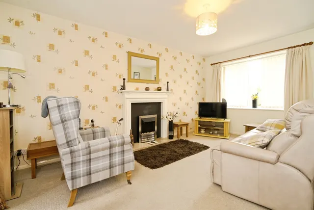 Photo 2 — Cedar Close, Royston, Barnsley