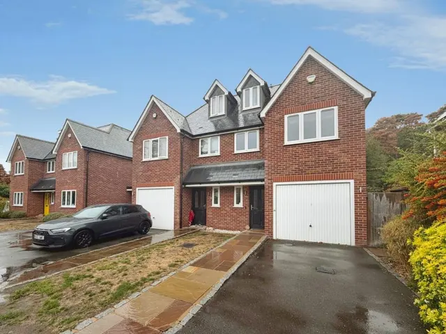 New Road, Ascot, SL5, photo 1
