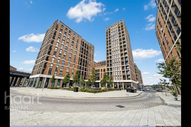 1 bedroom flat, Halewood Way, Rainham, RM13