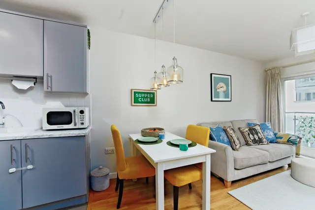 Photo 3 — 11 Point Pleasant, Wandsworth