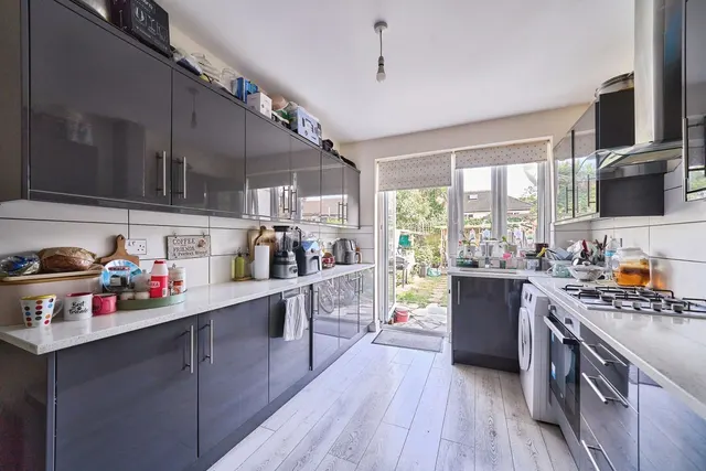 Photo 3 — Kingsley Road, Ilford, IG6
