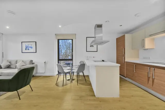 Upper North Street, E14, photo 2