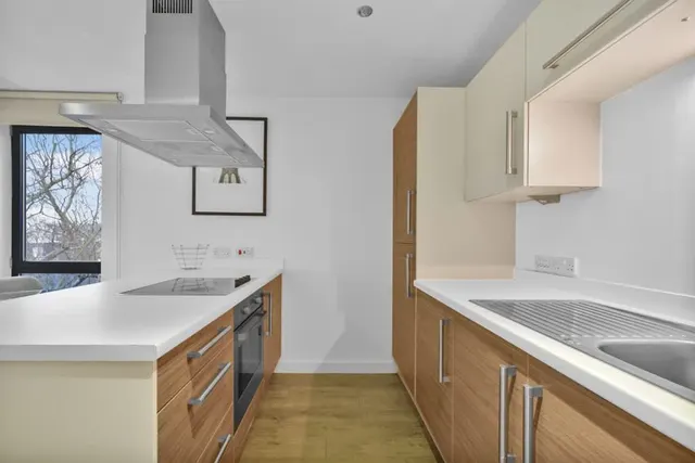 Upper North Street, E14, photo 3