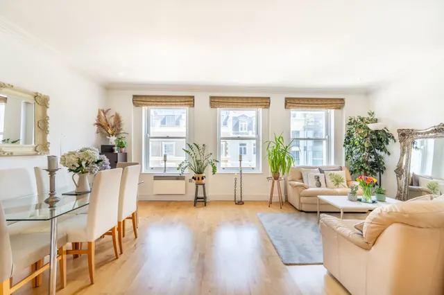 15 Centre Court Apartments, 69-71 Queensborough Terrace, London, photo 1