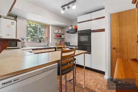 Campion Close, Croydon, photo 3