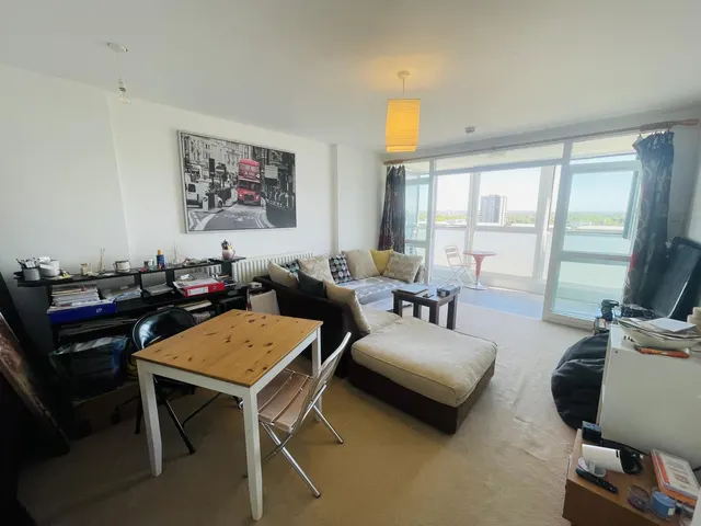 Nolan Way, London, E5, photo 1