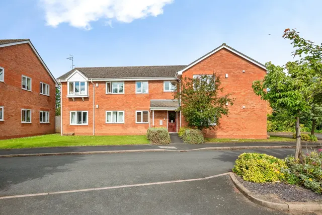Photo 3 — Sky Court, Worcester