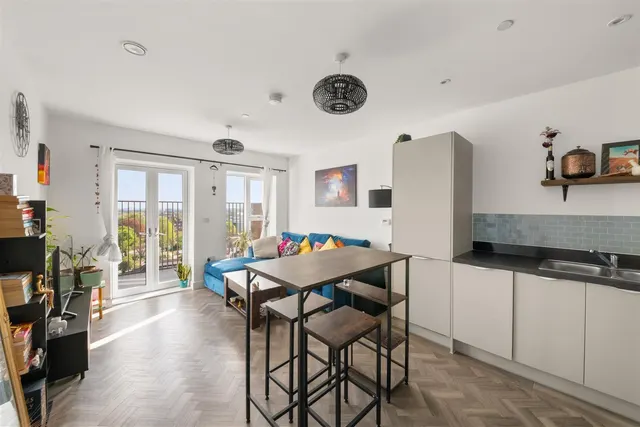 Blyth Road, Hayes, photo 2