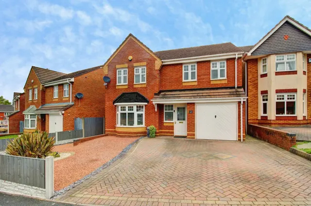 Canterbury Drive, Rugeley, WS15, photo 1