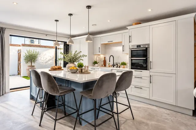 4 bedroom house, Fairview Road, Cheltenham, GL52