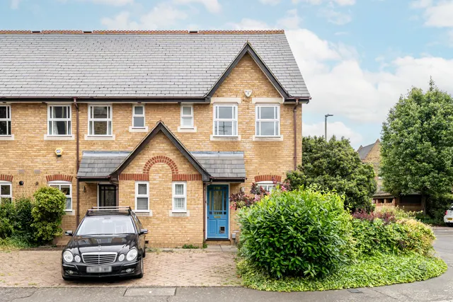 Wycliffe Road, London, SW11, photo 1
