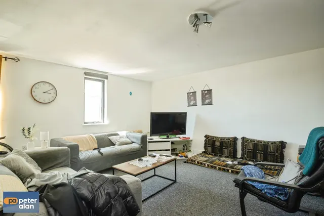 Cowbridge Road East Cardiff, CF11, photo 2