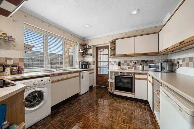 Photo 3 — Hanworth Lane, Chertsey KT16 9JX