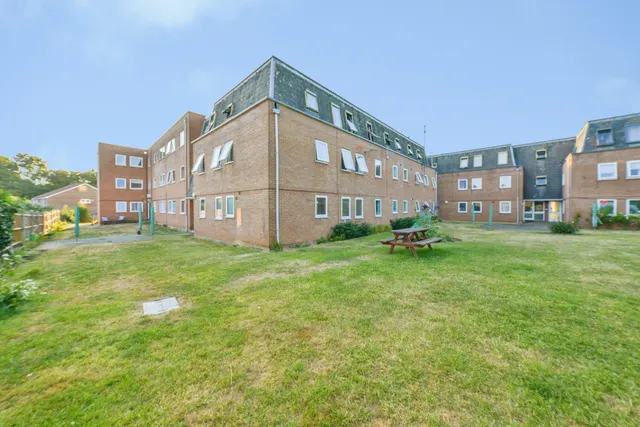 Grove Court, Arlesey, photo 1