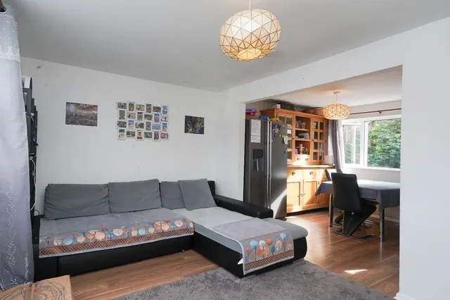 Photo 2 — Watling Road, Kenilworth, Warwickshire, CV8