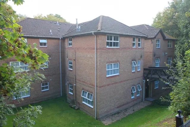66 Middle Road, Southampton, photo 1
