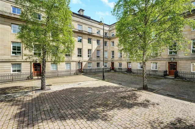 St. Andrews Square, Glasgow, G1, photo 1