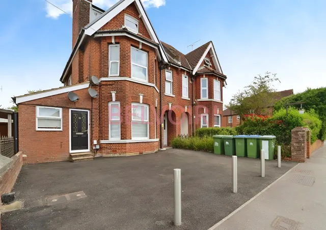 Howard Road, Southampton, SO15, photo 1