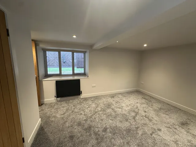Gwendoline Court, S80, photo 2