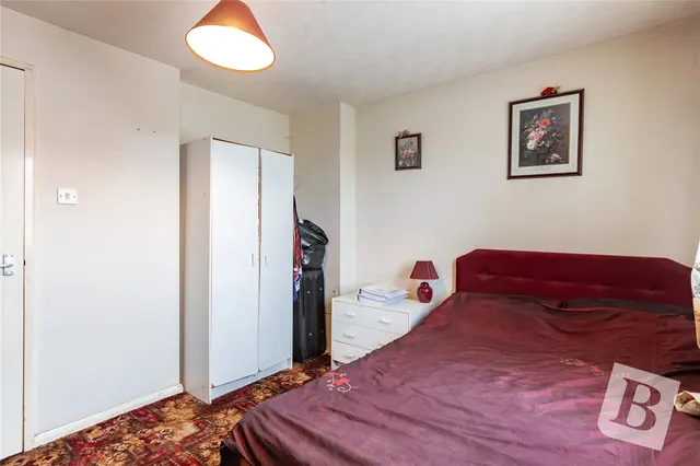 Photo 2 — Honey Close, Dagenham, RM10