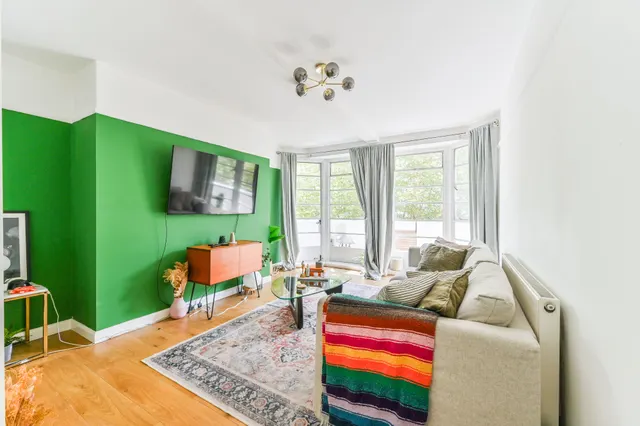 Photo 2 — Flat 19, Silchester Court, London Road, Thornton Heath