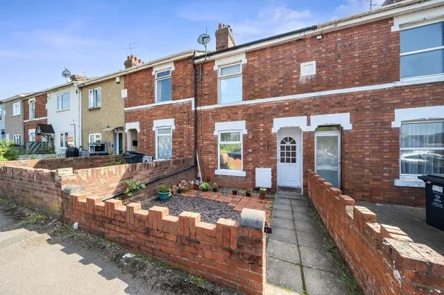 Iffley Road, Swindon, SN2, photo 1