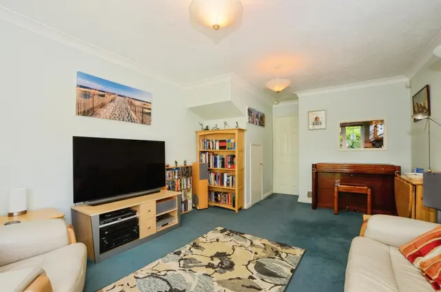 Willows Close, Pinner, HA5, photo 3