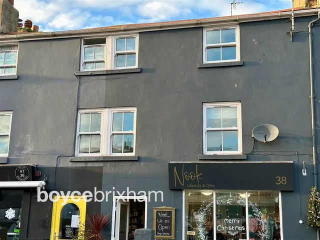 Middle Street, Brixham, photo 1