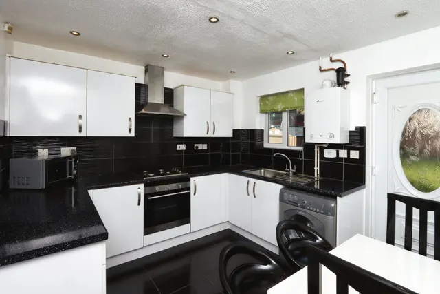 Photo 3 — Badger Rise, Sheffield, South Yorkshire, S13