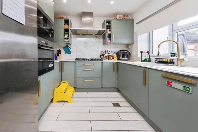 Shenley Road, Bletchley, MK3, photo 3