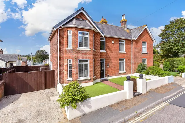 Ranelagh Road, Lake, PO36, photo 1